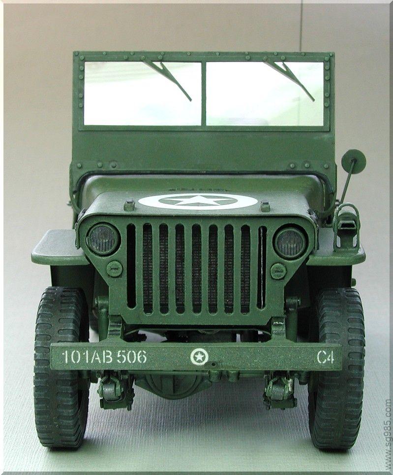 经典带内构威利斯吉普车