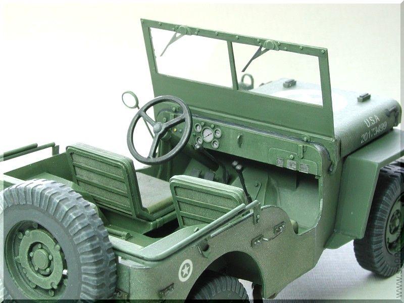 经典带内构威利斯吉普车