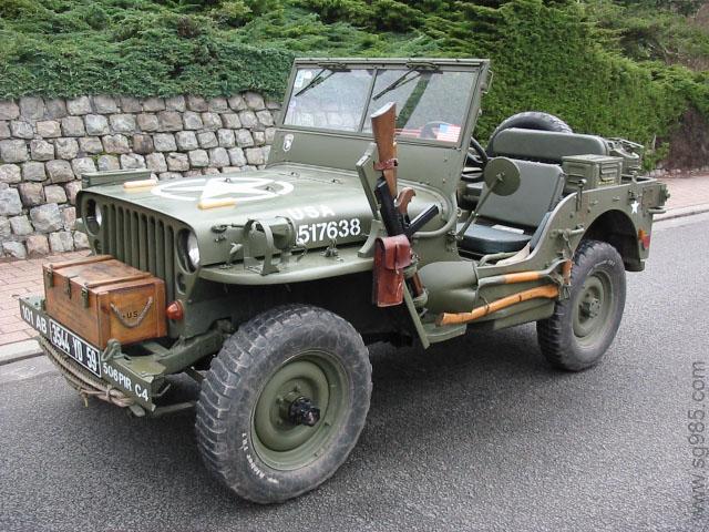 经典带内构威利斯吉普车