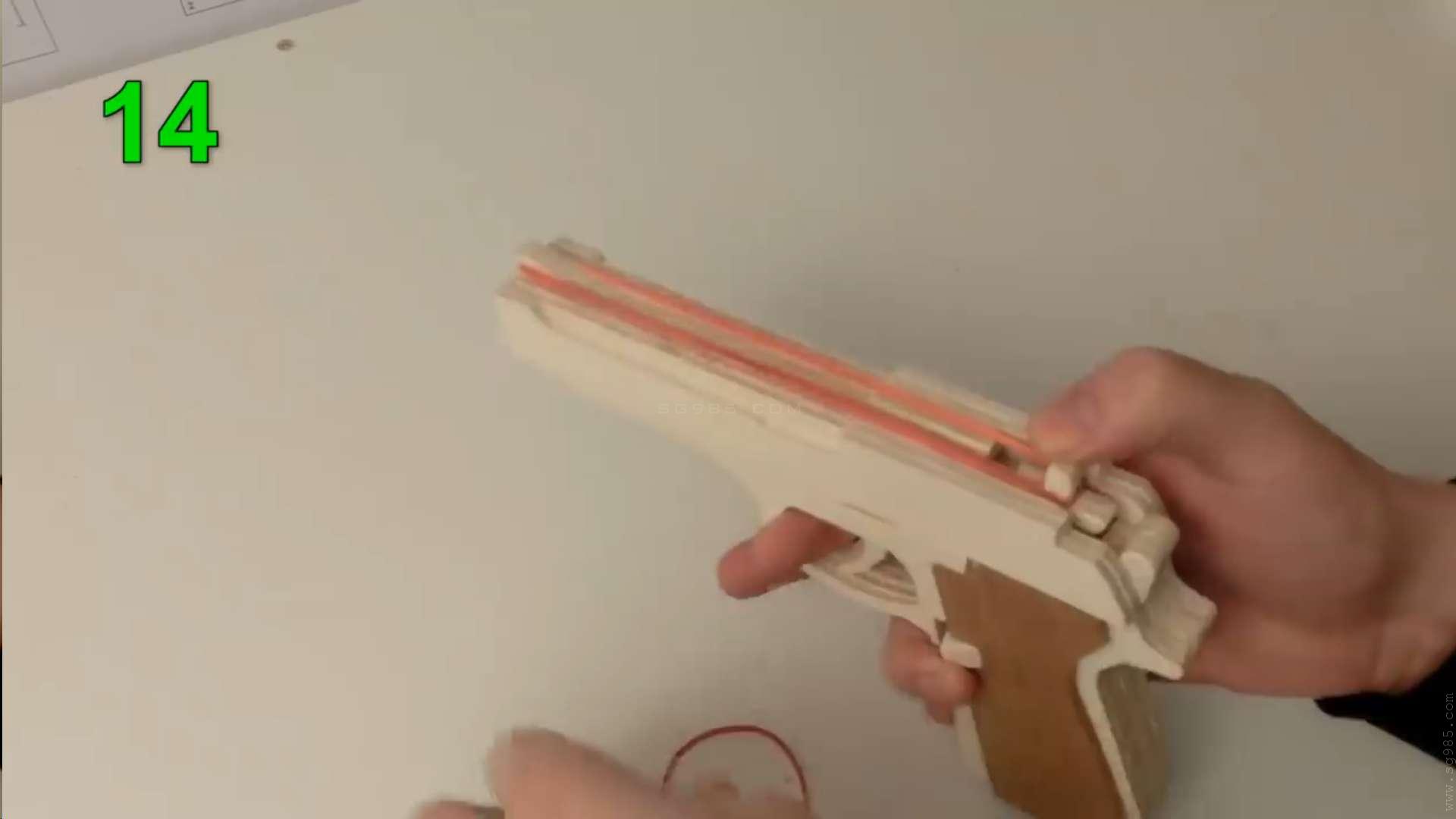 手工橡皮筋枪/连发橡皮筋枪怎么做WGOG1009用木板制作一把可连发的橡皮筋ak47玩具枪+结构图纸