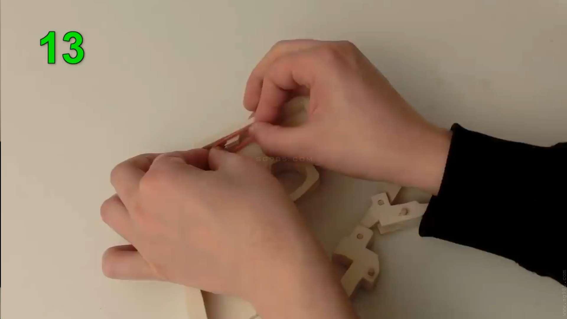 手工橡皮筋枪/连发橡皮筋枪怎么做WGOG1009用木板制作一把可连发的橡皮筋ak47玩具枪+结构图纸