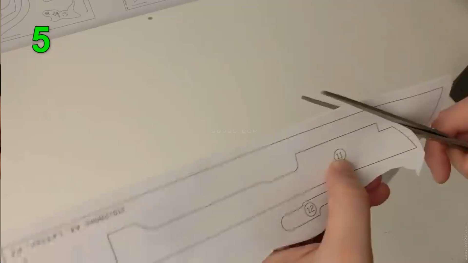 手工橡皮筋枪/连发橡皮筋枪怎么做WGOG1009用木板制作一把可连发的橡皮筋ak47玩具枪+结构图纸