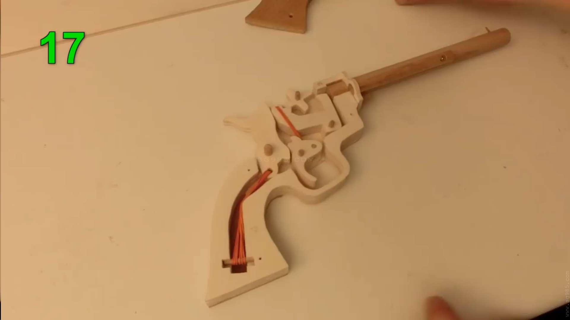 橡皮筋枪怎么做简单的视频/WGOG1006用木板制作一把可连发的橡皮筋玩具枪+结构图纸