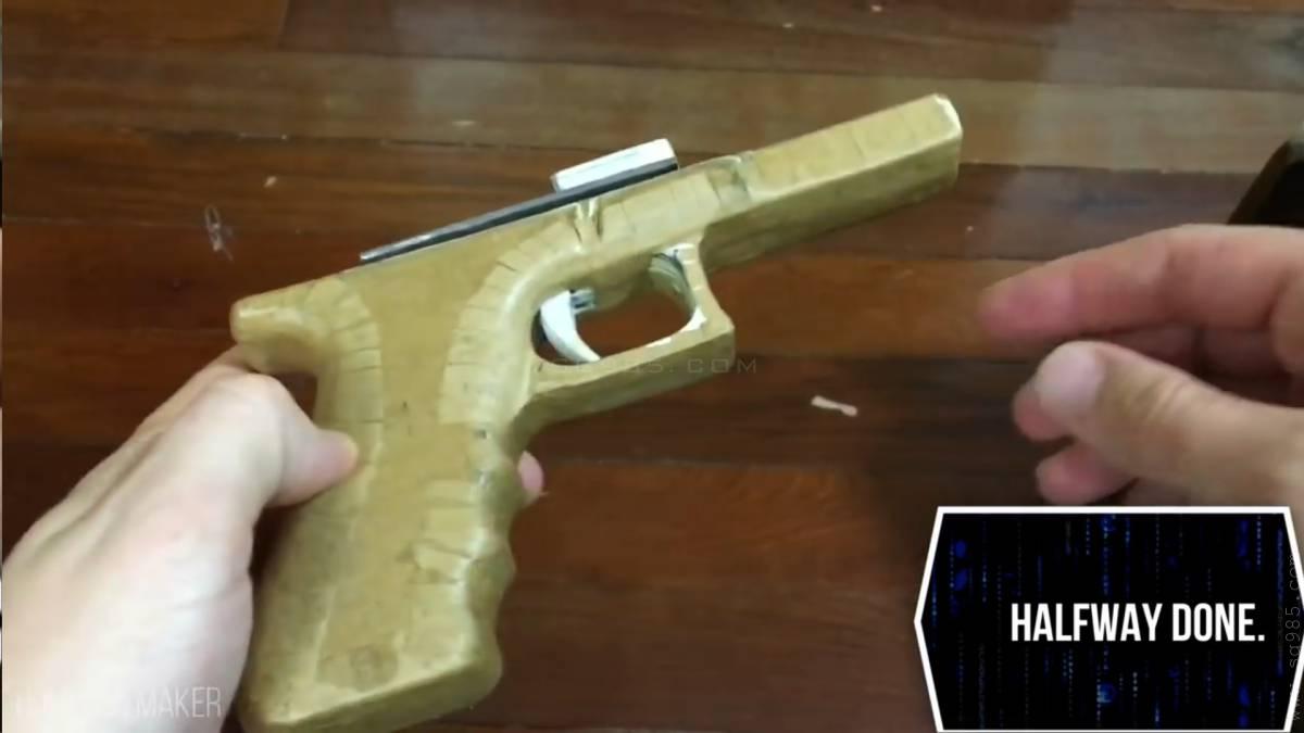 如何用纸板制作一把纸板枪wgog941纸板枪怎么做?/纸板枪可发射/纸板枪可发射子弹+制作图纸