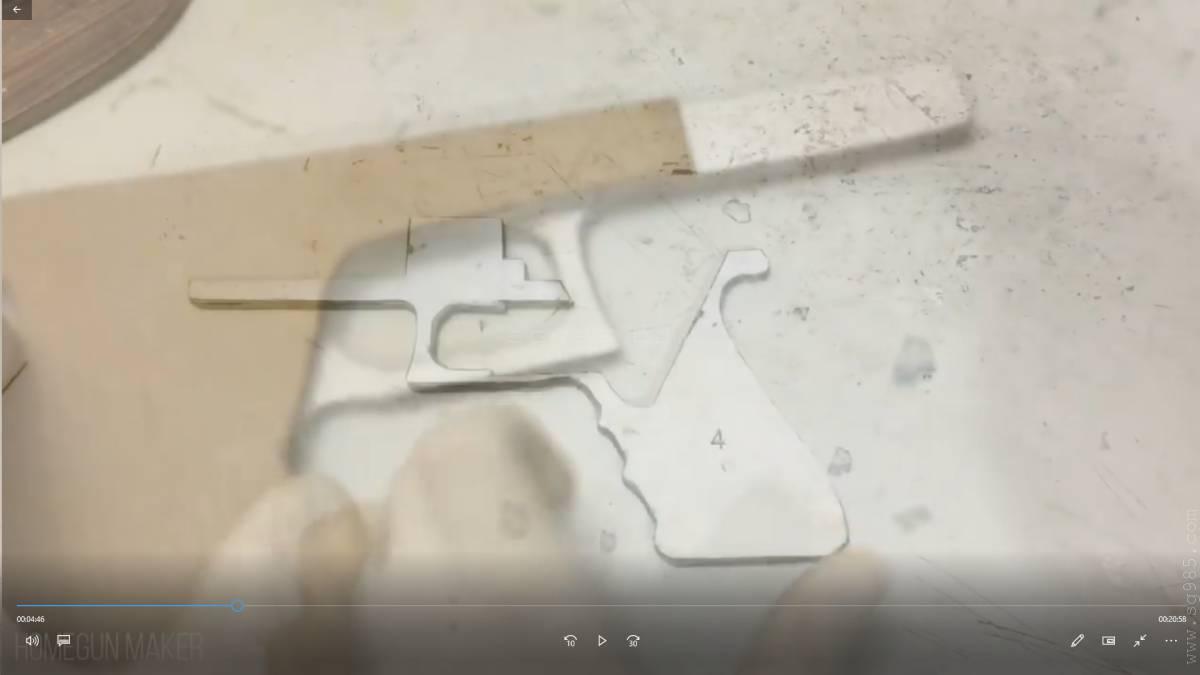 如何用纸板制作一把纸板枪wgog941纸板枪怎么做?/纸板枪可发射/纸板枪可发射子弹+制作图纸