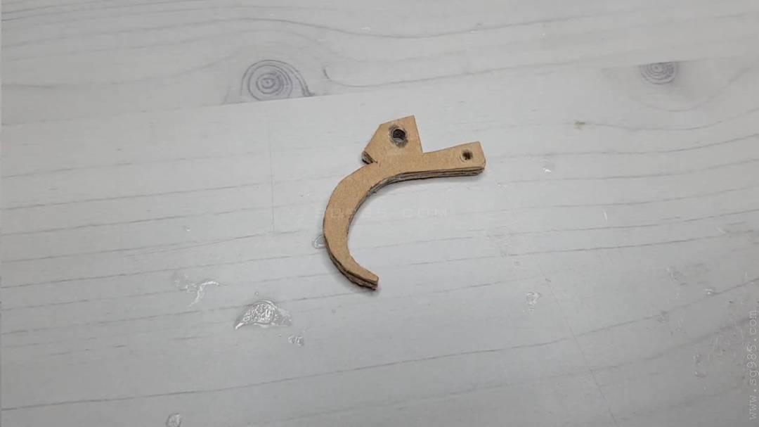 简单纸板手工枪/纸板枪简单/纸板枪教程wgog934如何用纸板制作一把弹射子弹的驳壳手枪+制作图纸下载