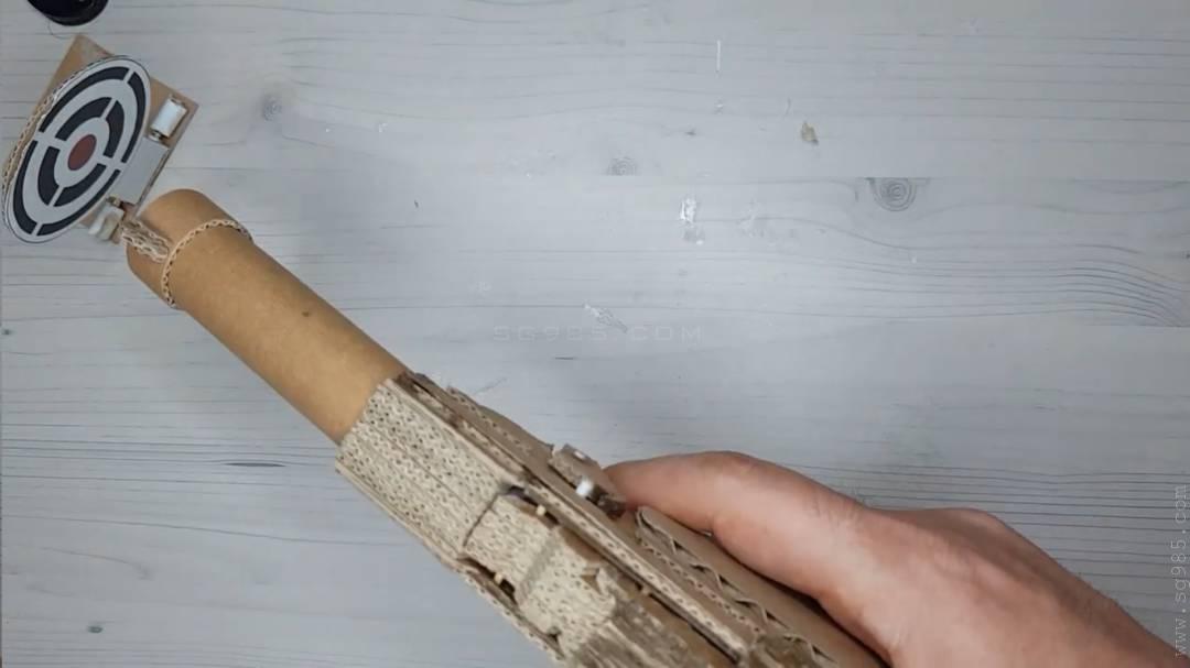 简单纸板手工枪/纸板枪简单/纸板枪教程wgog934如何用纸板制作一把弹射子弹的驳壳手枪+制作图纸下载