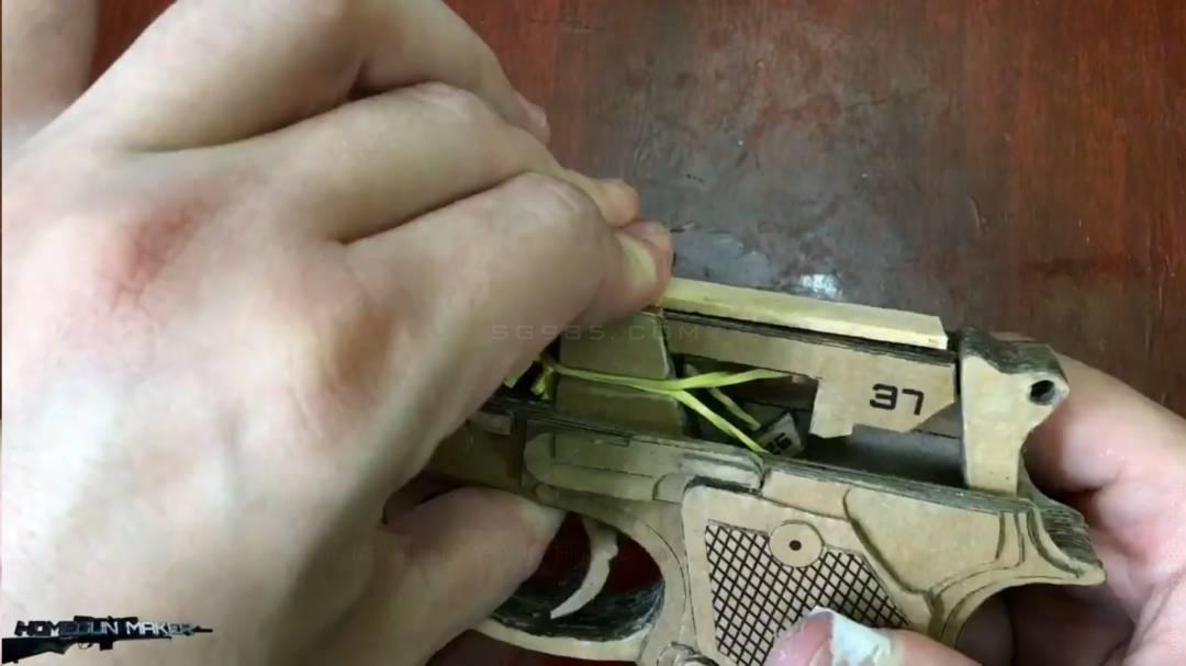 手工纸枪怎么做/用纸板做枪简单wgog931用纸板制作一把精致的纸板玩具枪+制作图纸下载