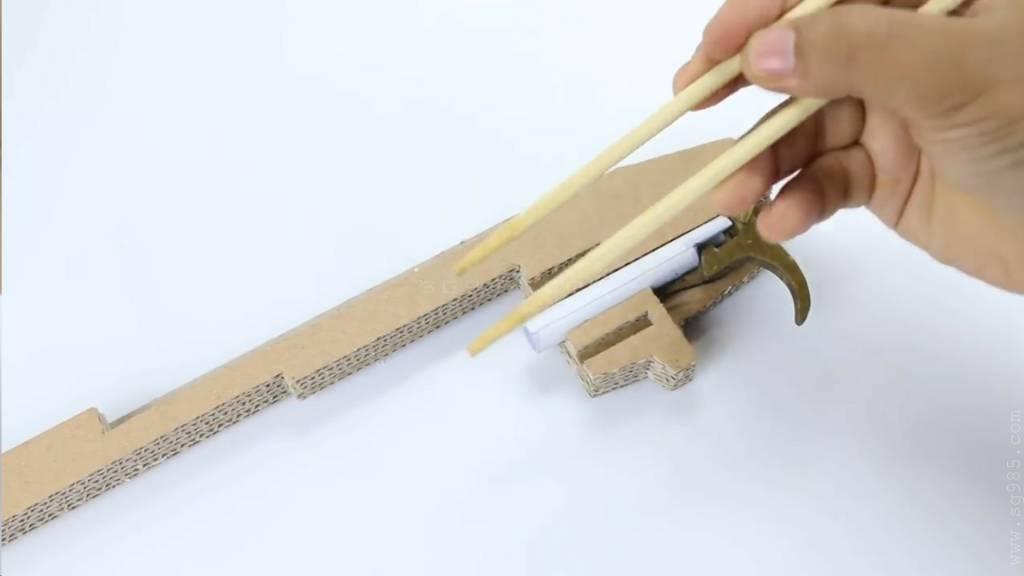 纸板枪教程图/瓦楞纸枪视频wgog913如何纸板制作硬纸枪和手雷玩具+视频教程