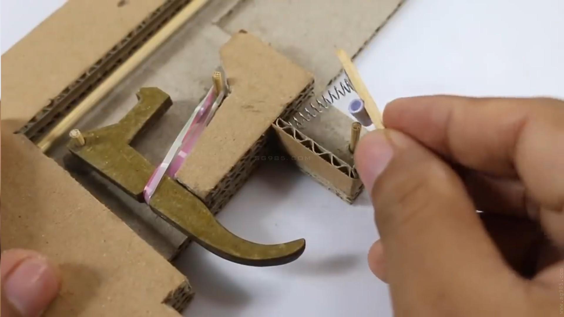 瓦楞纸枪械/纸模枪图纸wgog910如何用纸板制作一把连发纸板枪AK47+制作图纸下载