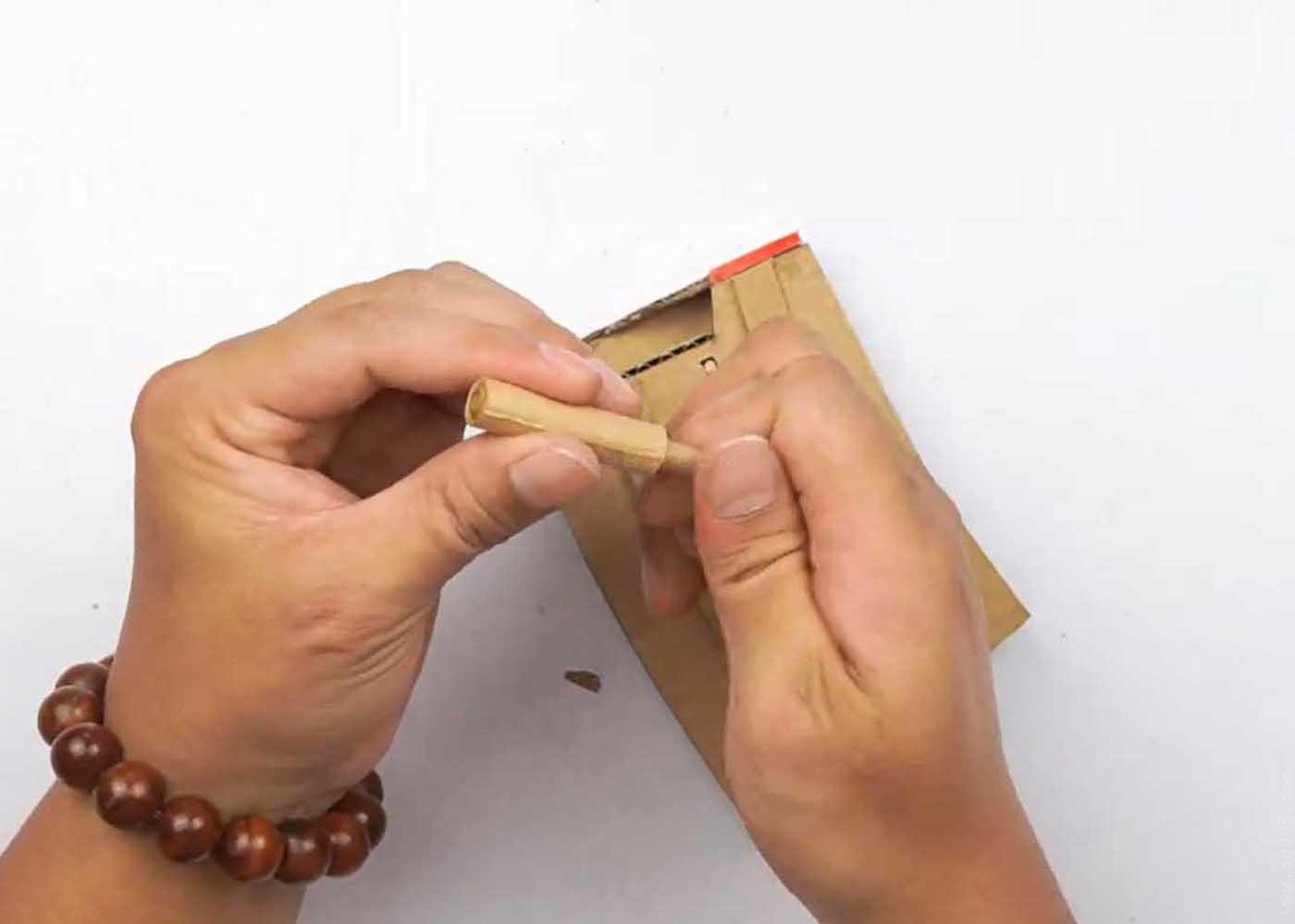 纸板手工枪/纸板枪设计图/纸板手枪图纸/纸用纸板制作一把狙击玩具步枪型号wg949+制作图纸下载