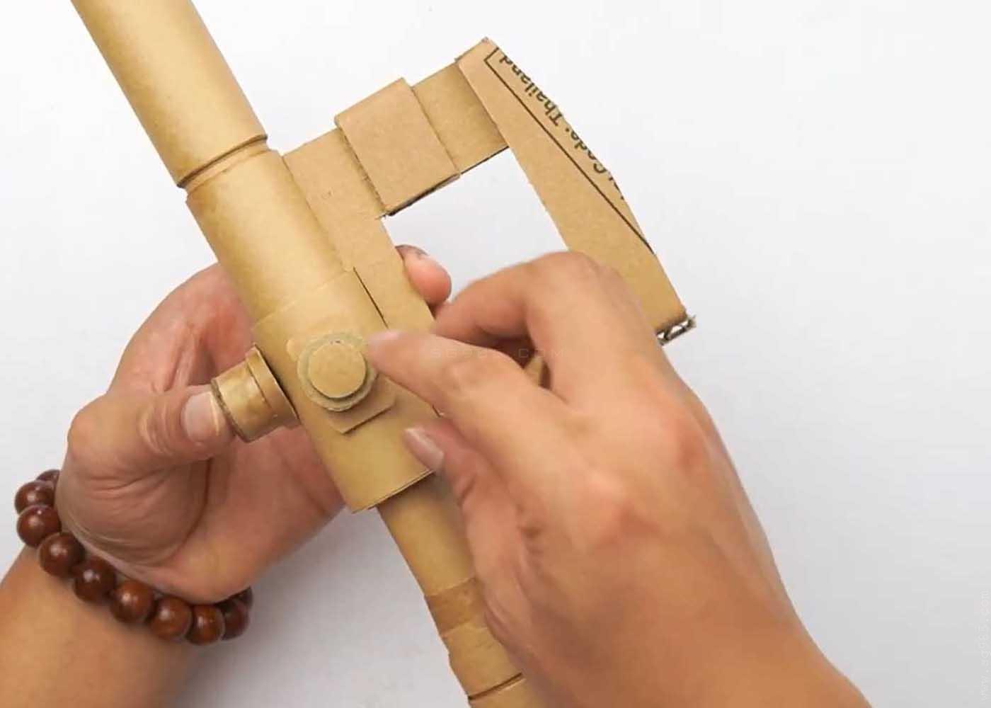 纸板手工枪/纸板枪设计图/纸板手枪图纸/纸用纸板制作一把狙击玩具步枪型号wg949+制作图纸下载