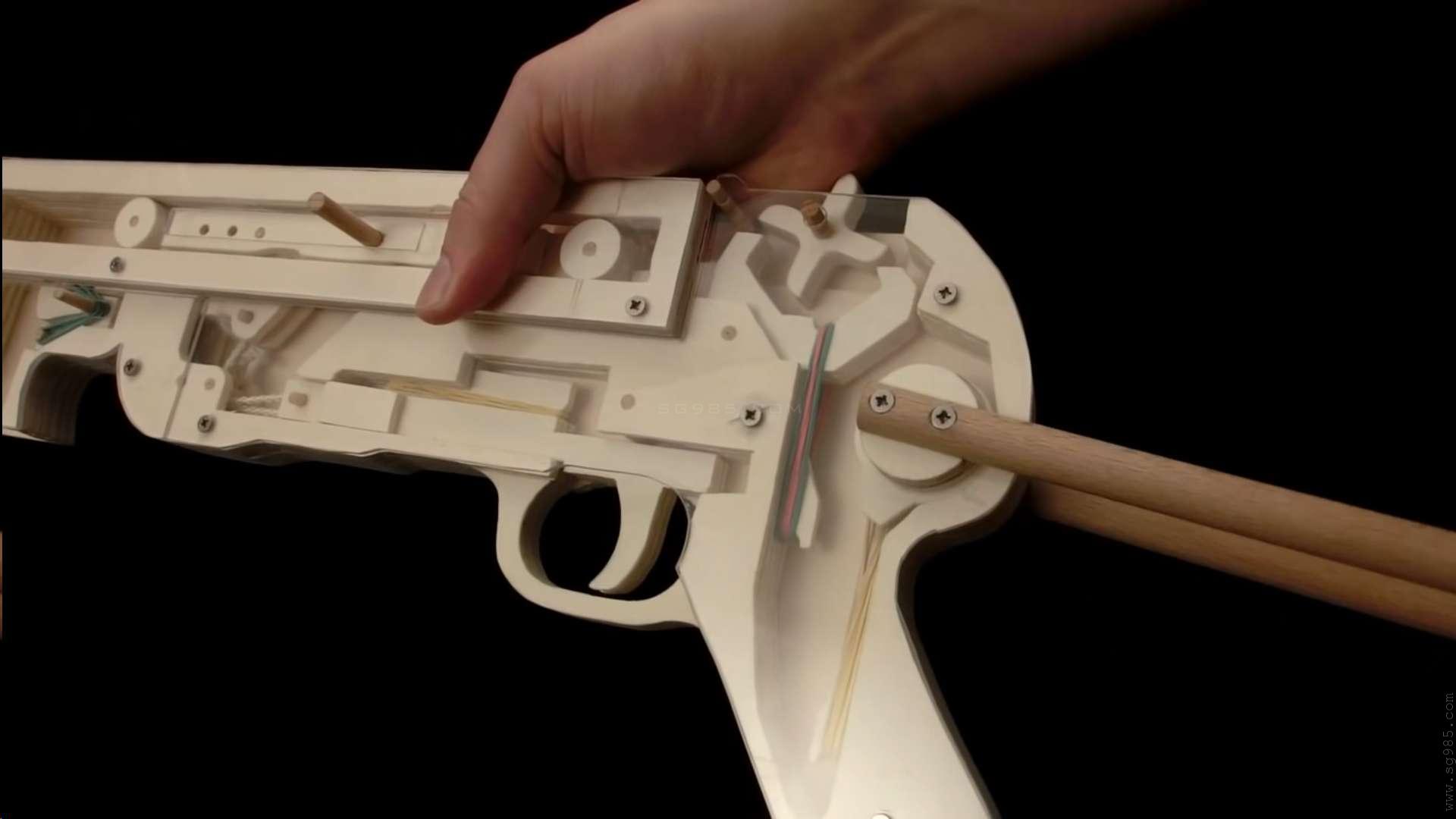 怎么用手当橡皮筋枪/连发橡皮筋枪的原理WGOG1010用木板制作一把可连发的橡皮筋玩具枪+制作图纸