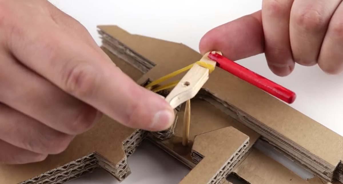 纸板枪设计图尺寸及步骤/纸板枪教程可发射<br>wgog952如何用纸板制作冲锋枪+制作图纸