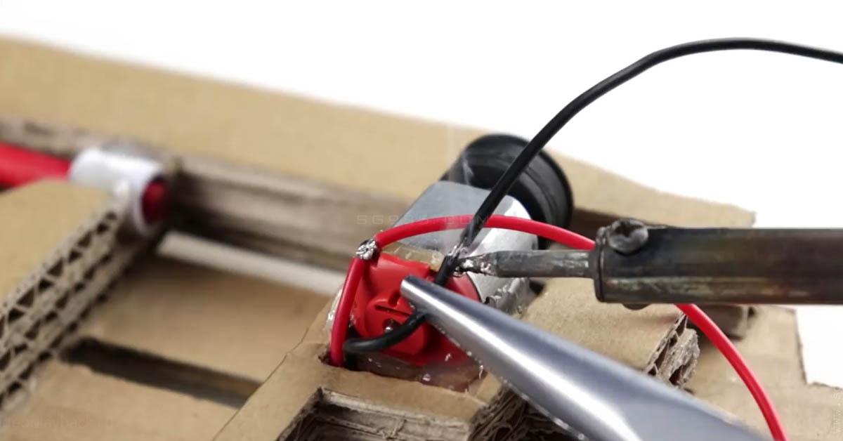 纸板枪设计图尺寸及步骤/纸板枪教程可发射<br>wgog952如何用纸板制作冲锋枪+制作图纸