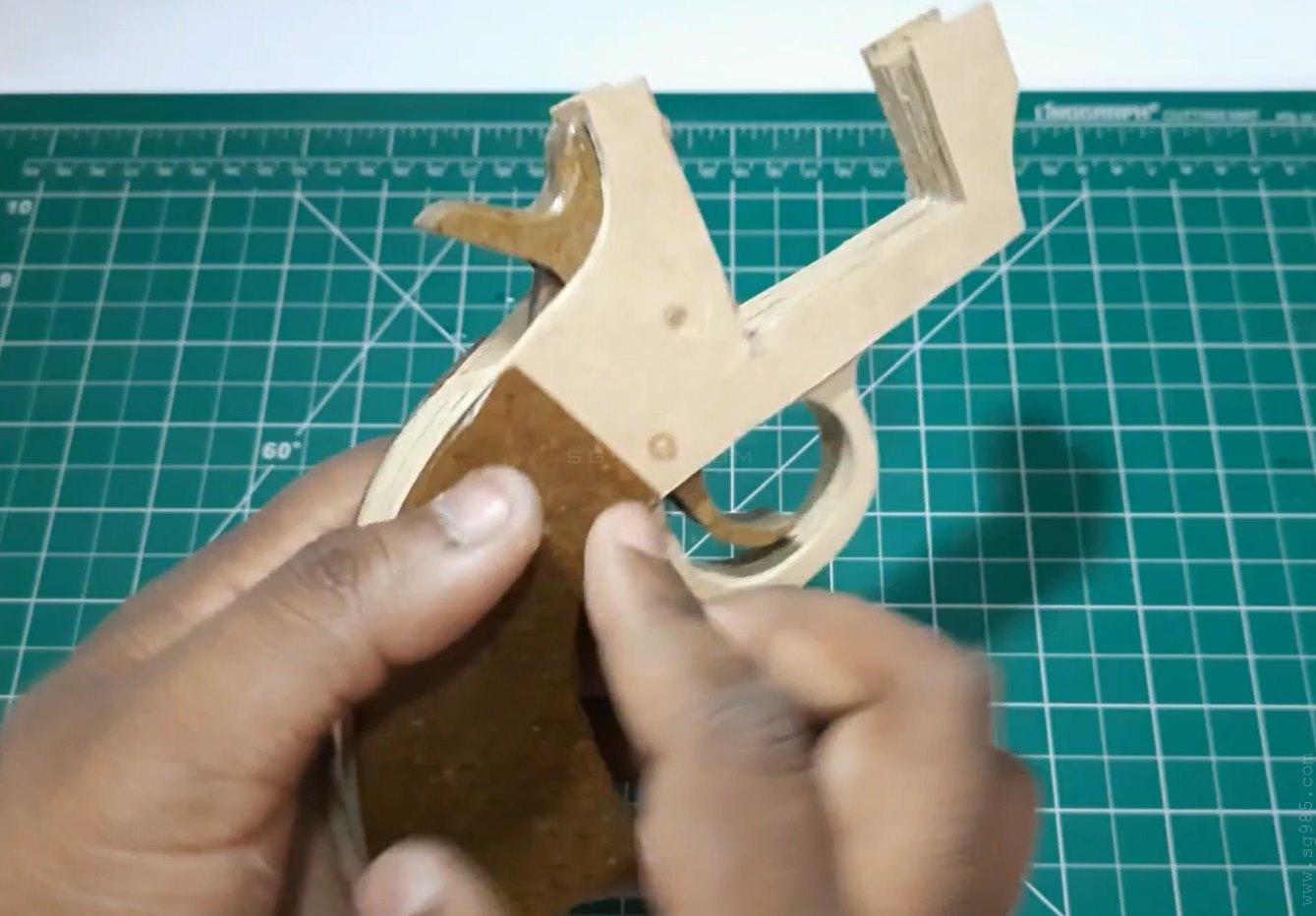 纸板枪设计图/纸板枪教程可发射/纸板枪可发射wgog953用纸板制作一把纸板左轮手枪可以发射+制作图纸