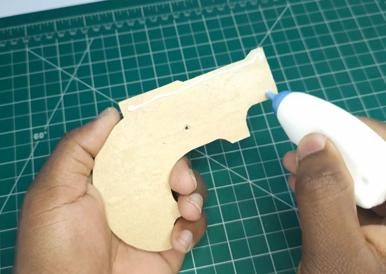 纸模枪图纸/纸板手枪图纸/纸板模型图纸wgog954纸板制作一把纸板玩具枪+图纸下载