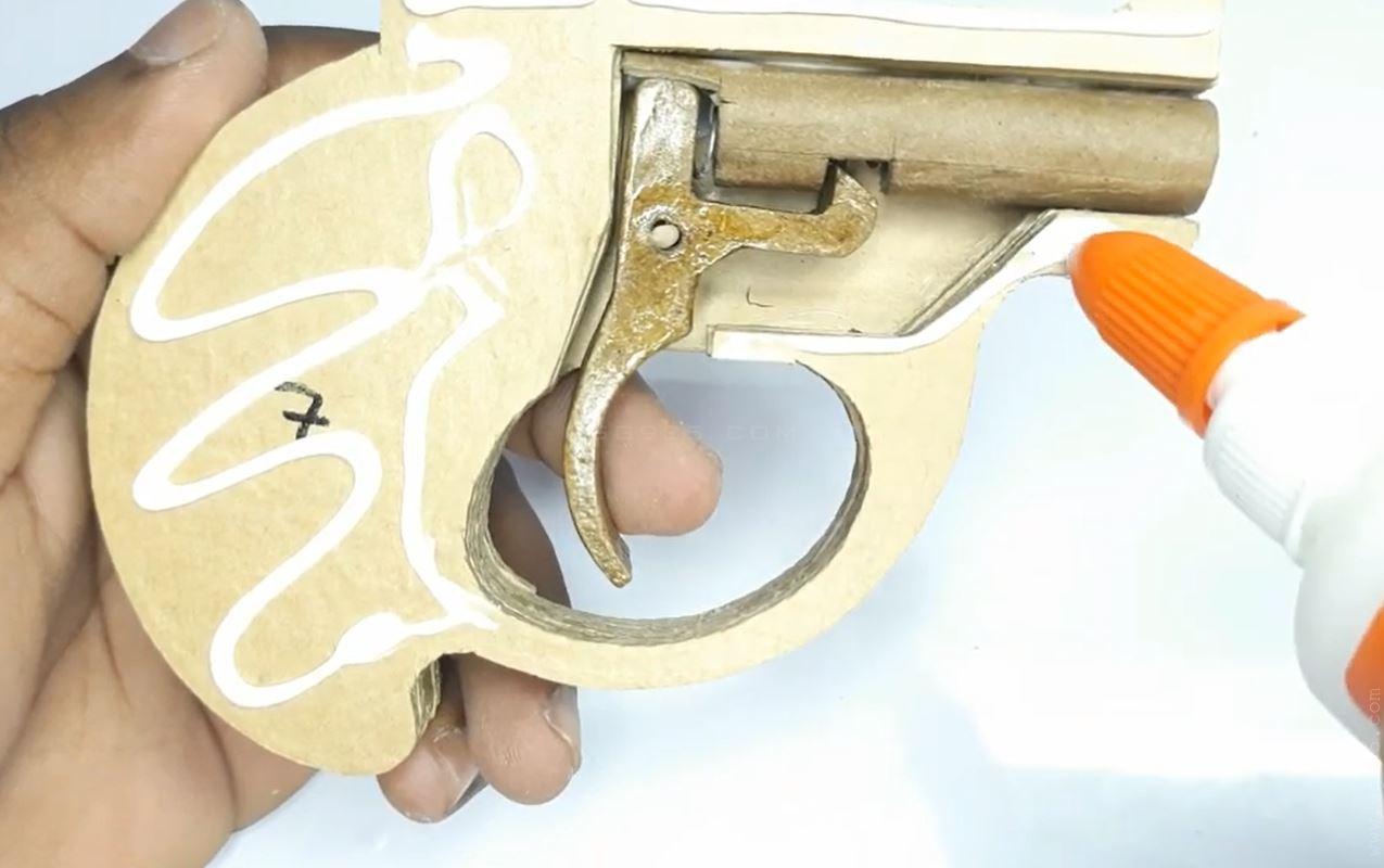 纸模枪图纸/纸板手枪图纸/纸板模型图纸wgog954纸板制作一把纸板玩具枪+图纸下载