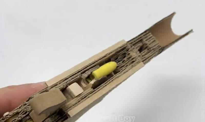 怎么用纸壳箱子做枪/怎么用废纸盒做枪wgog938用纸板制作一把m1911纸板枪可发射+制作图纸