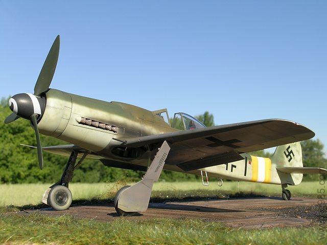 1比33德国FW190D-9战斗机