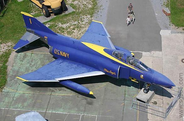 FA-18 Hornet Blue Angels Jet（蓝天使）