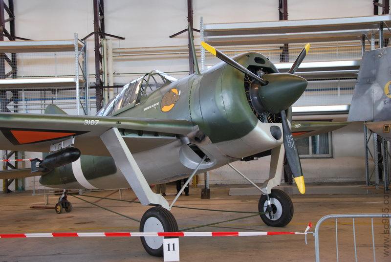 芬兰B-239（水牛）战斗机