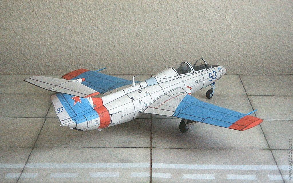 华约L-29海豚军用喷气教练机