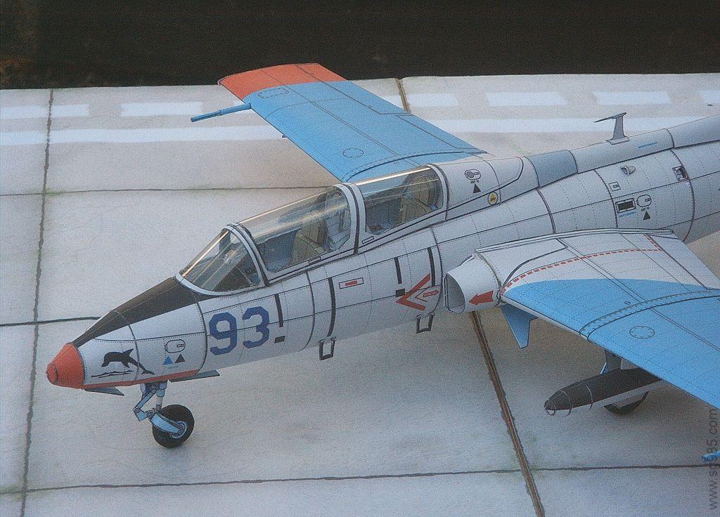 华约L-29海豚军用喷气教练机