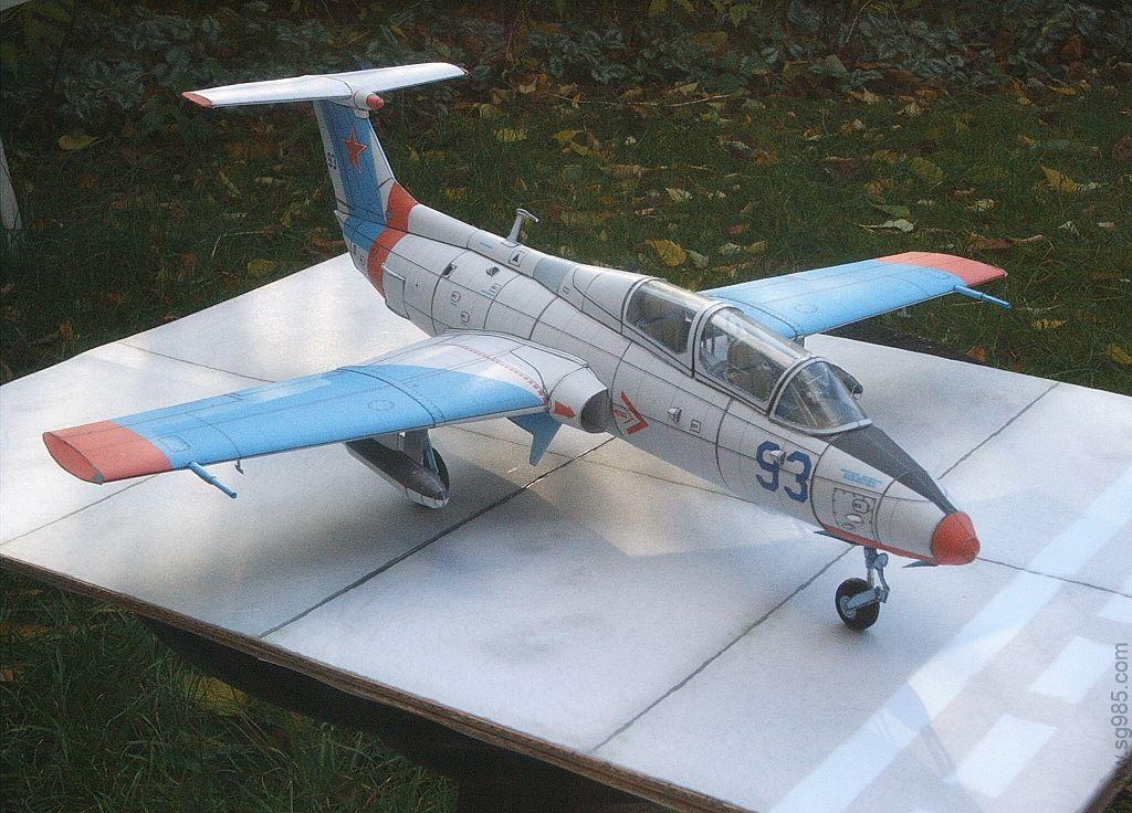 华约L-29海豚军用喷气教练机