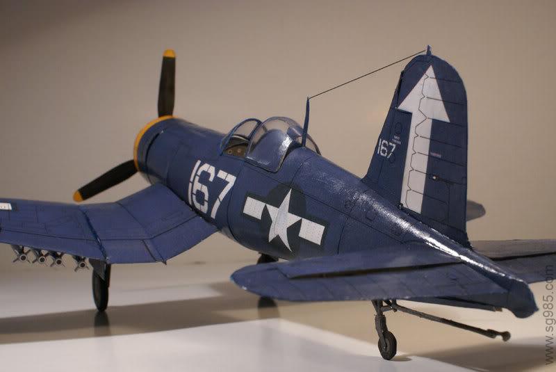 美国海军F4U-1D“海盗”舰载机