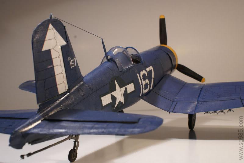 美国海军F4U-1D“海盗”舰载机