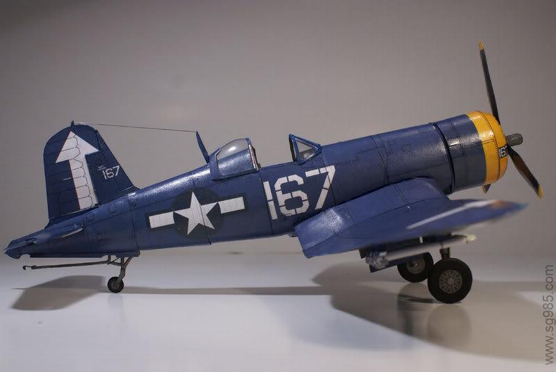 美国海军F4U-1D“海盗”舰载机