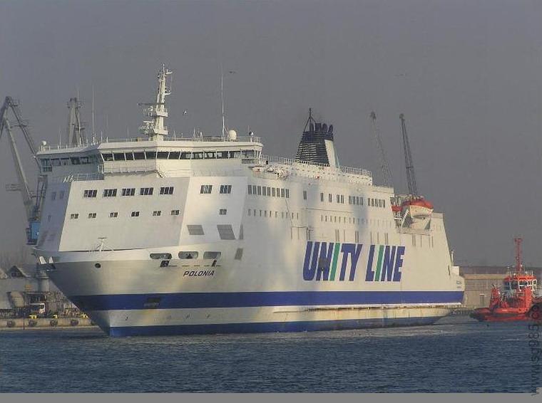 波洛尼亚号邮轮