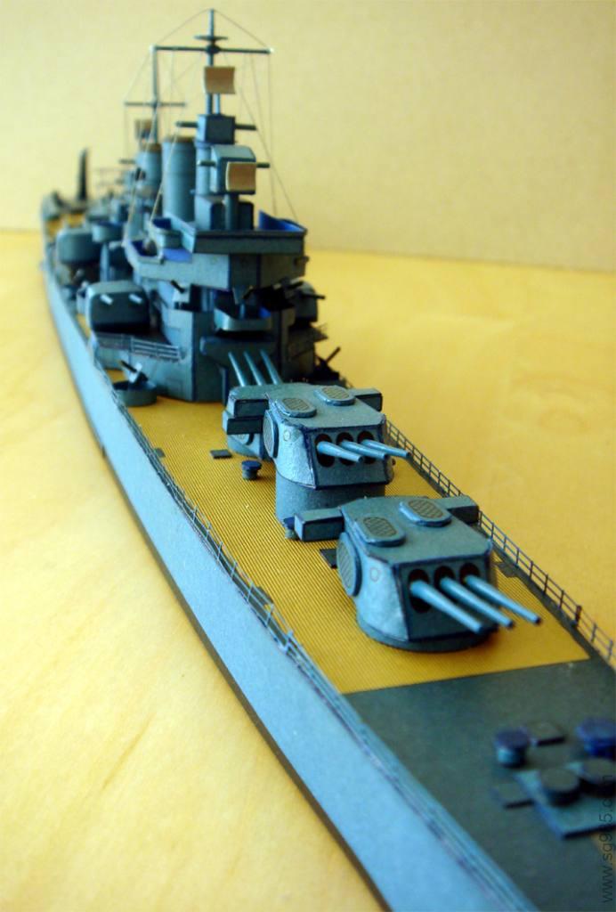 美国海伦娜号轻巡洋舰及Y-75型油船