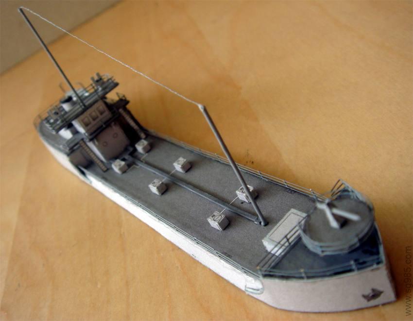 美国海伦娜号轻巡洋舰及Y-75型油船