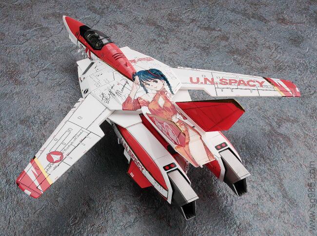 1太空堡垒之VF-1d变形战斗机