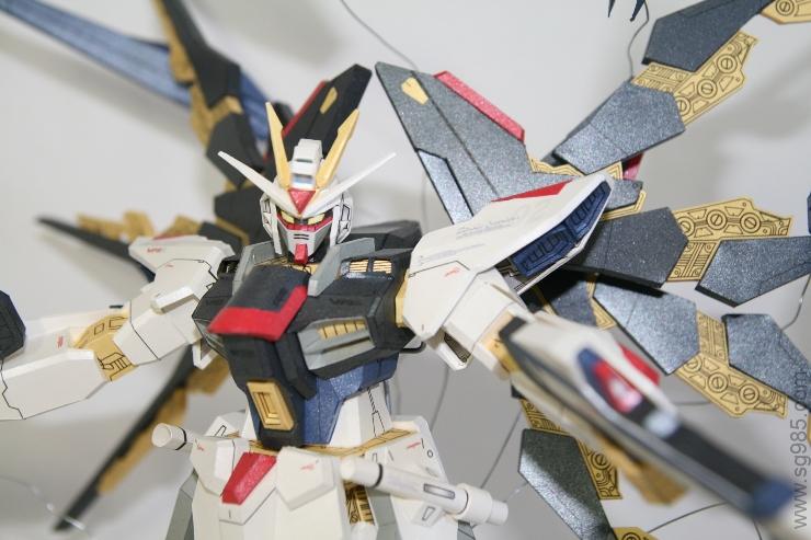 正比强袭自由高达