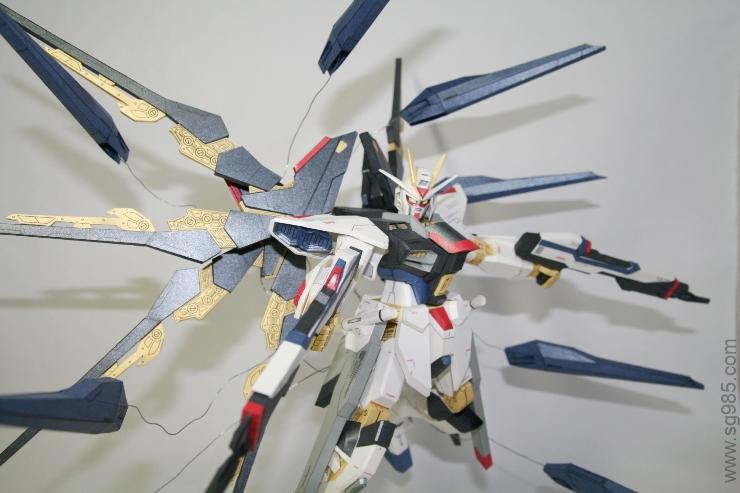 正比强袭自由高达