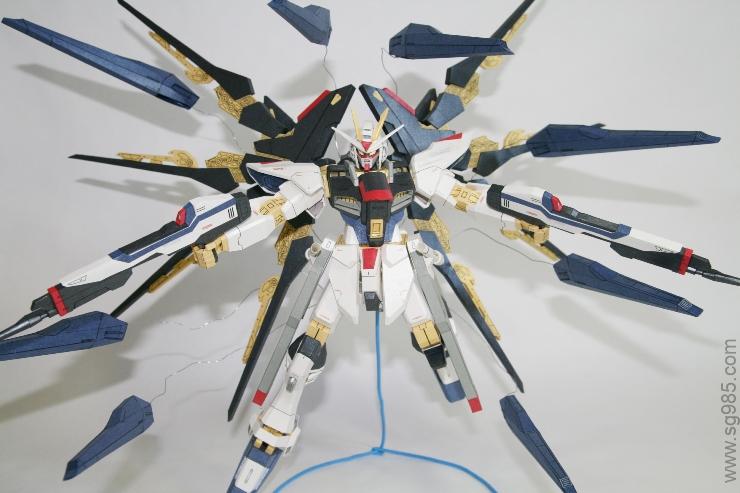 正比强袭自由高达