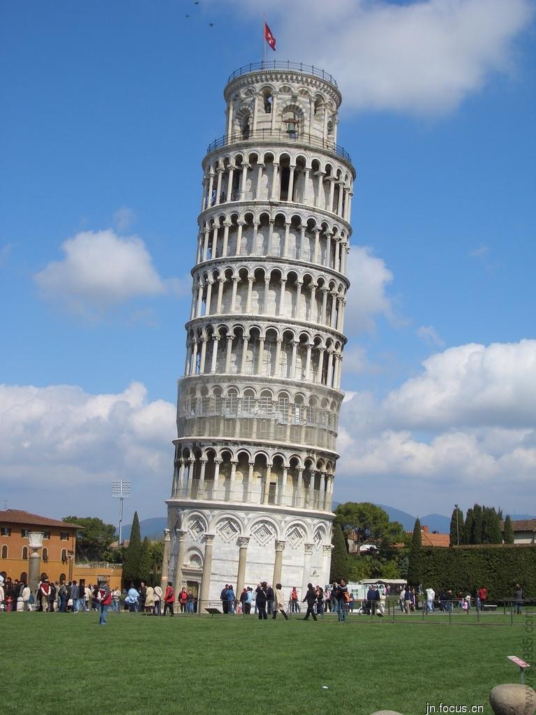 比萨斜塔