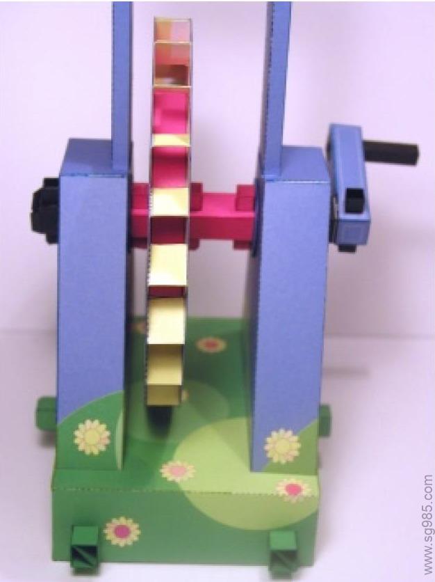 可动骑三轮车的小丑