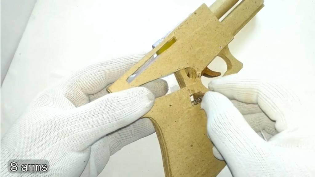 瓦楞纸枪图纸下载/手工纸板枪可发射wgog915用纸板制作纸板玩具枪+制作图纸