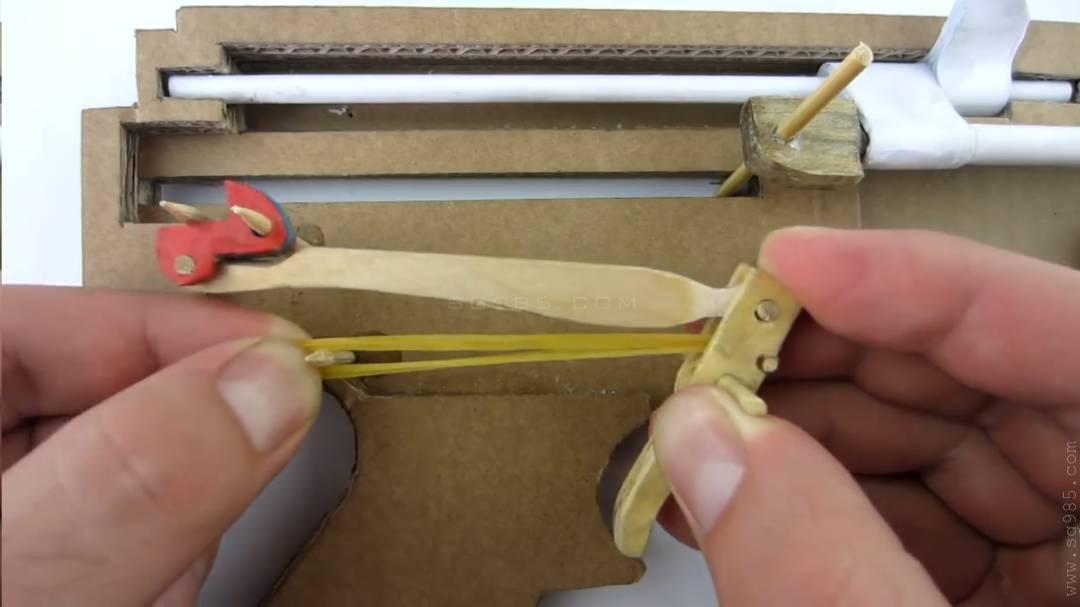纸板玩具枪/用纸做一把枪/用纸板做枪wgog935用纸板制作可发射的纸板枪+制作图纸下载