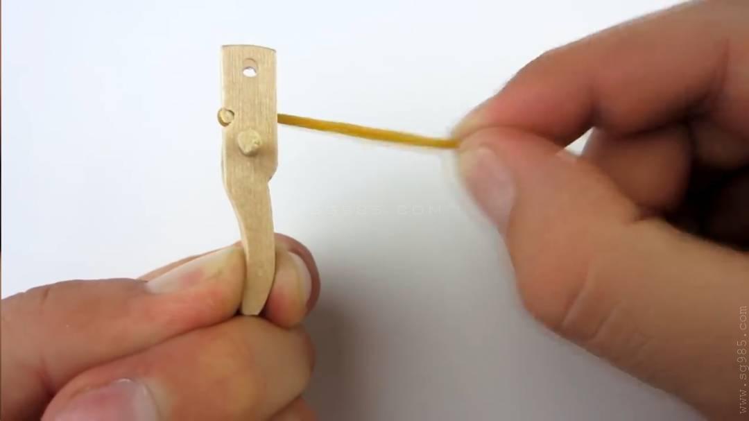 纸板玩具枪/用纸做一把枪/用纸板做枪wgog935用纸板制作可发射的纸板枪+制作图纸下载