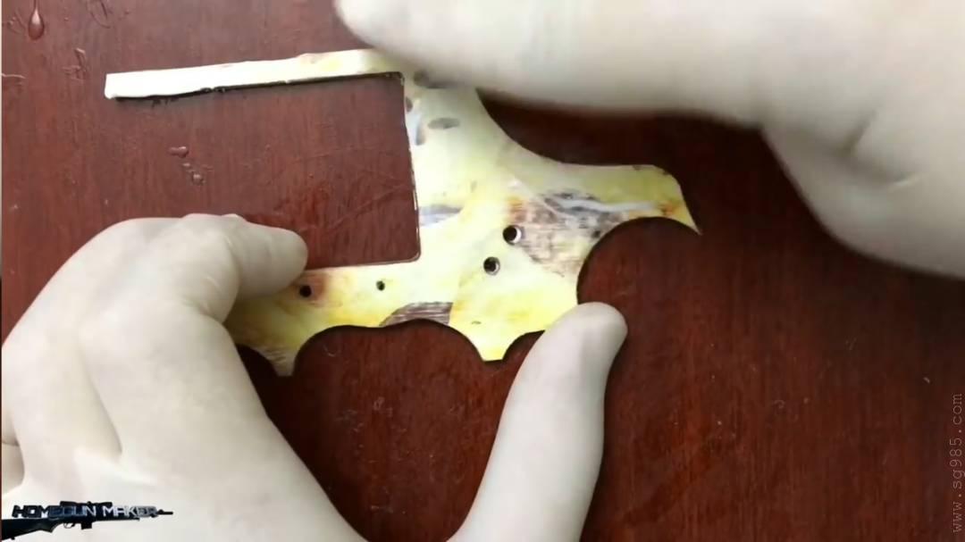 可以连发子弹的纸枪/纸板手工枪可发射子弹wgog929纸板制作纸板连发左轮纸板玩具枪+制作图纸下载