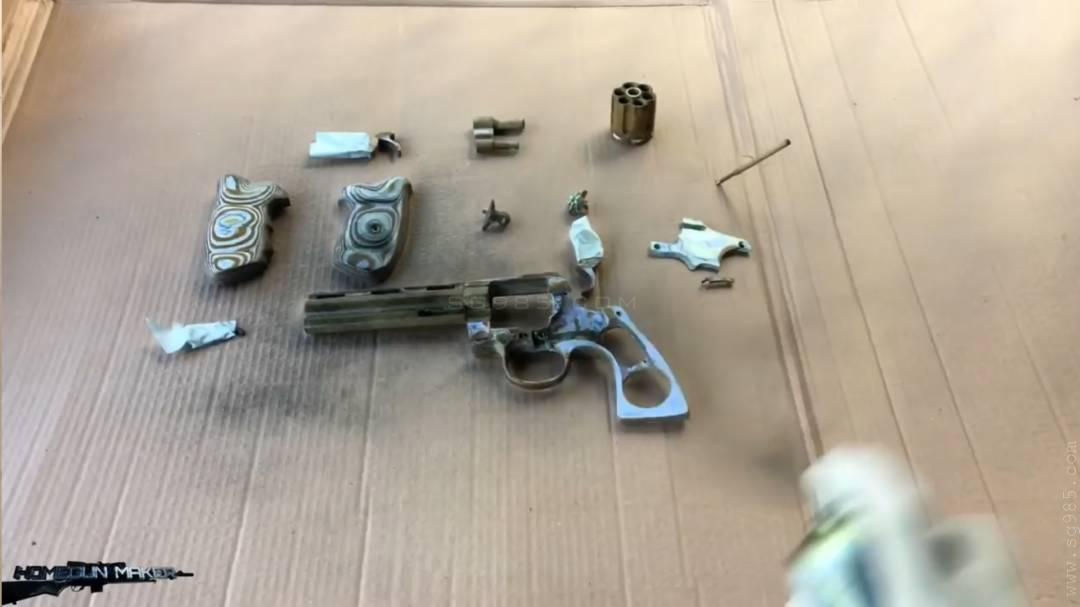 可以连发子弹的纸枪/纸板手工枪可发射子弹wgog929纸板制作纸板连发左轮纸板玩具枪+制作图纸下载