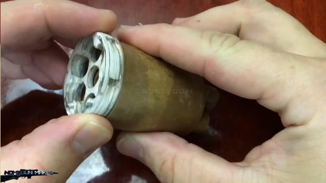 可以连发子弹的纸枪/纸板手工枪可发射子弹wgog929纸板制作纸板连发左轮纸板玩具枪+制作图纸下载