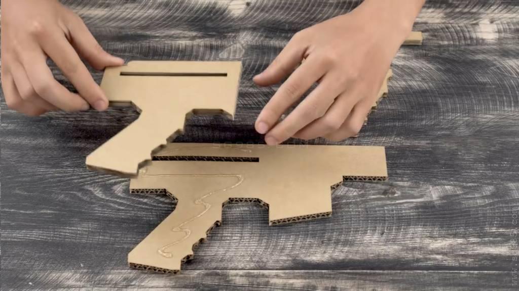 瓦楞纸枪怎么做能发射子弹wgog914如何纸板制造可以射击塔兰战术AR-15的纸板枪+制作图纸下载