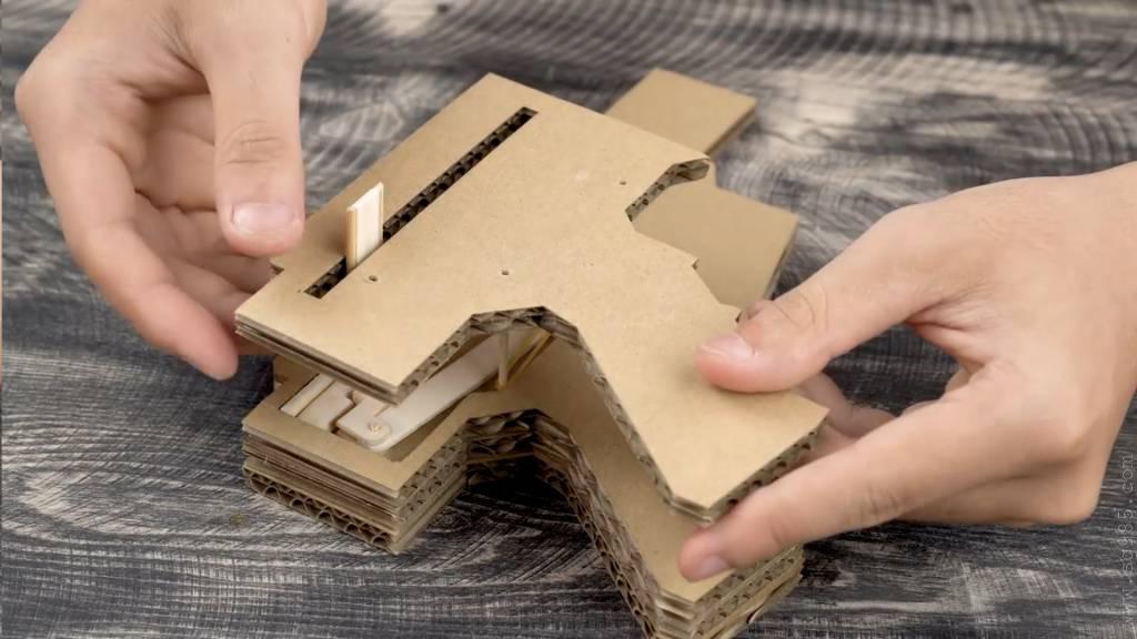 瓦楞纸枪怎么做能发射子弹wgog914如何纸板制造可以射击塔兰战术AR-15的纸板枪+制作图纸下载