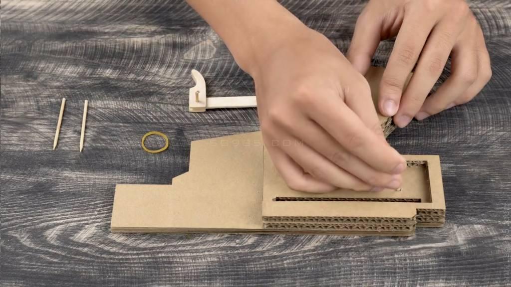 瓦楞纸枪怎么做能发射子弹wgog914如何纸板制造可以射击塔兰战术AR-15的纸板枪+制作图纸下载